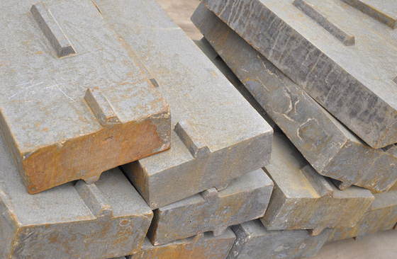 反擊式破碎機板錘容易出現(xiàn)的兩個問題??